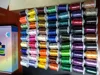 6 o 10 conos mismo/diferentes colores Brother colores o Simthread poliéster bordado máquina hilo 1000 metros cono ► Foto 1/6