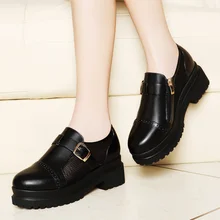 Новая мода металлической пряжкой круглый носок на толстой платформе британский стиль Дышащие с резным узором из искусственной кожи кожа+ сетка женская повседневная обувь