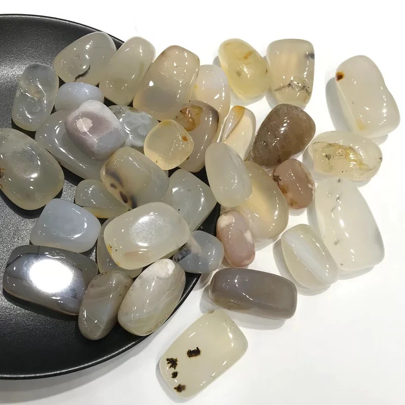 камень булыжник. кучка камней. сейд кольский полуостров. каменные шары моераки. медитация камни.