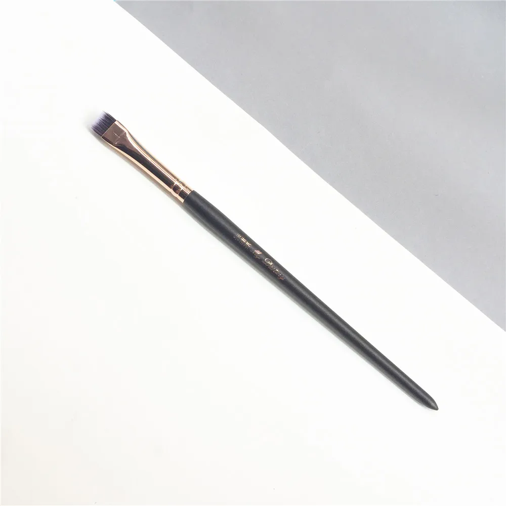 My Destiny 038 Large Flat Liner Concealer Brush _ 1