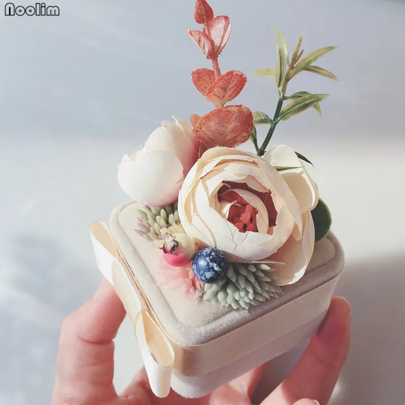 

Wedding Box Ring Jewelry Box Anniversary Ring Box Artificial Flower Decoration Ring Holder Wedding Anniversary Decoration