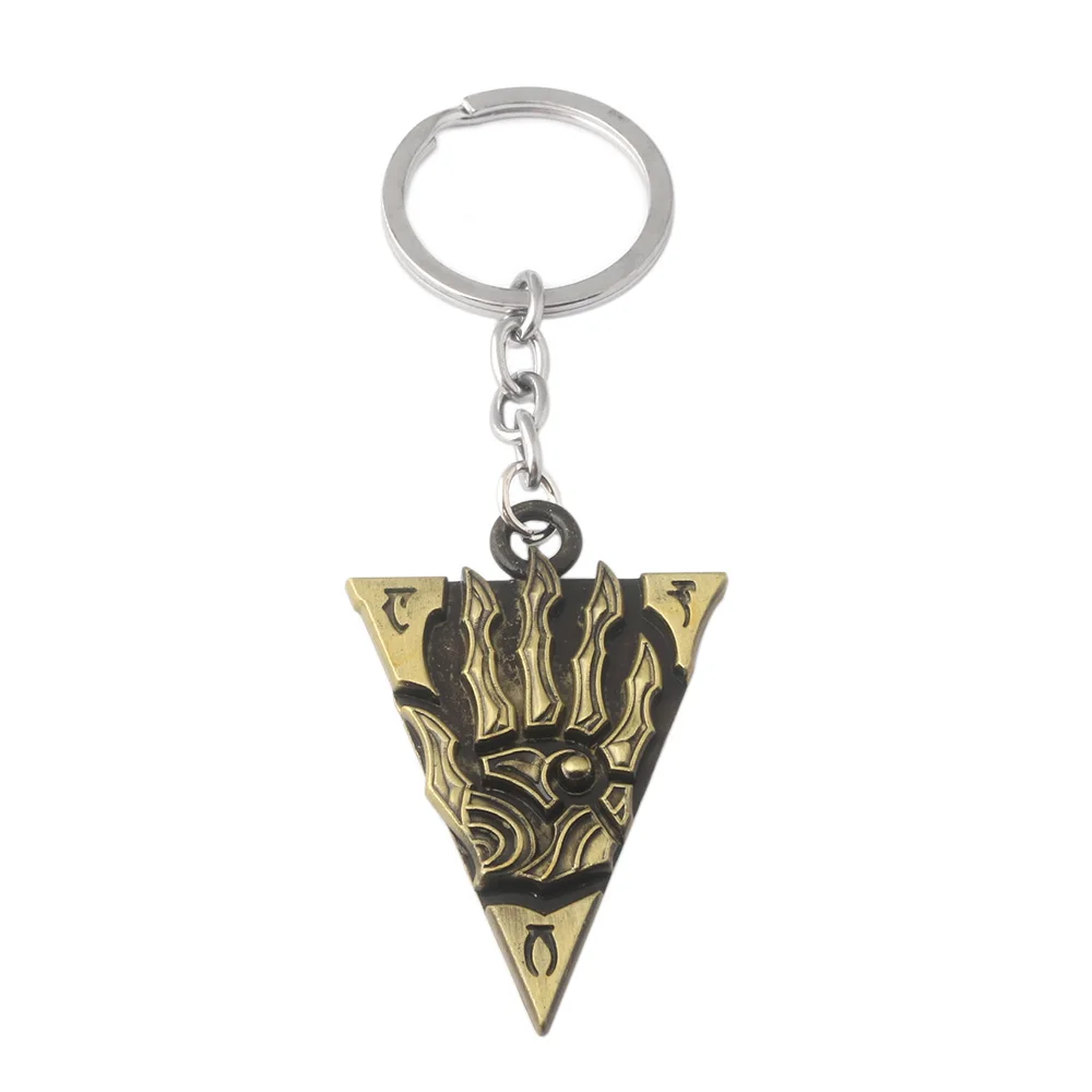 

The Elder Scrolls Morrowind Letter Keychain Skyrim Dinosaur Vintage Triangle Pendant Key chain Women Men Keyring Jewelry