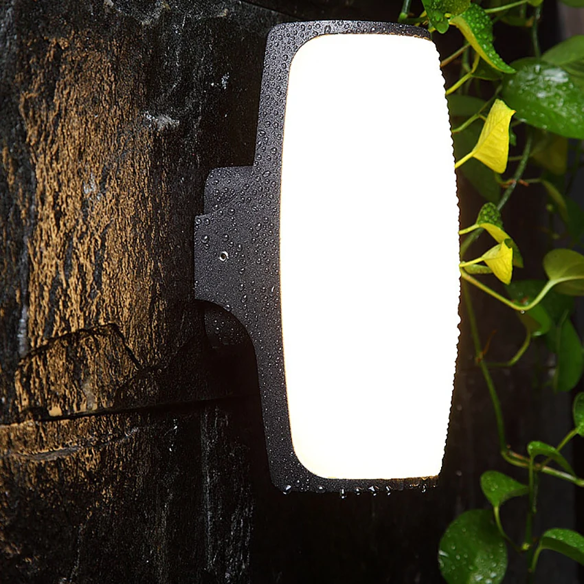 NEW OUTDOOR WALL LAMPS (5)