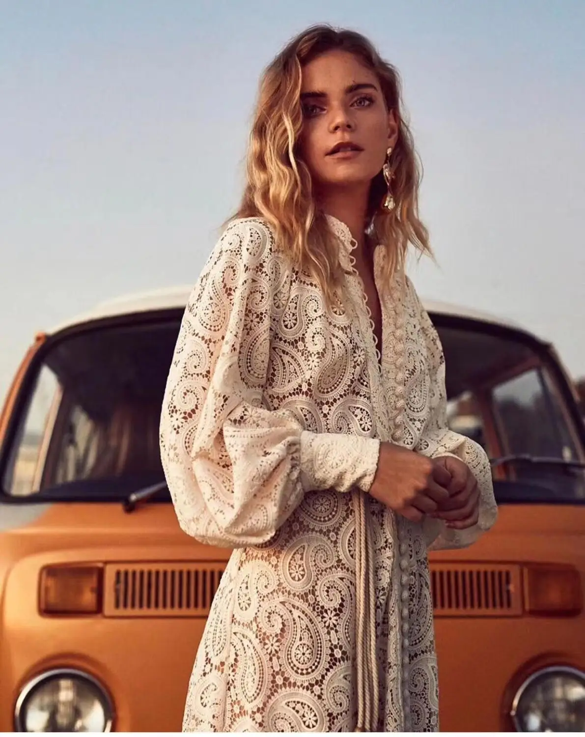 

2019 New Arrive Women Lace Dress Floral Hollow Out Puff Sleeve Female Mini Dress Stand Collar Belt Ladies Dresses