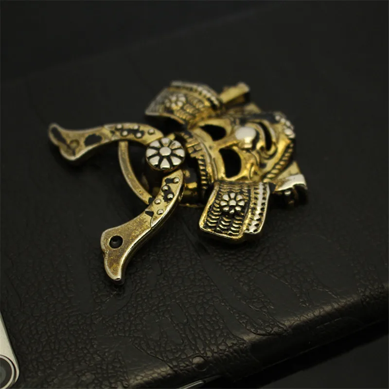 EDC-Outdoor-Pocket-Tool-Pure-Copper-IPHONE-X-8-Mobile-Phone-Holder-Brass-Samurai-Mask-Personality (3)