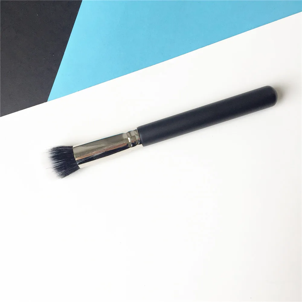 MAC BRUSH 130 Short Dual Fibre Brush _ 1