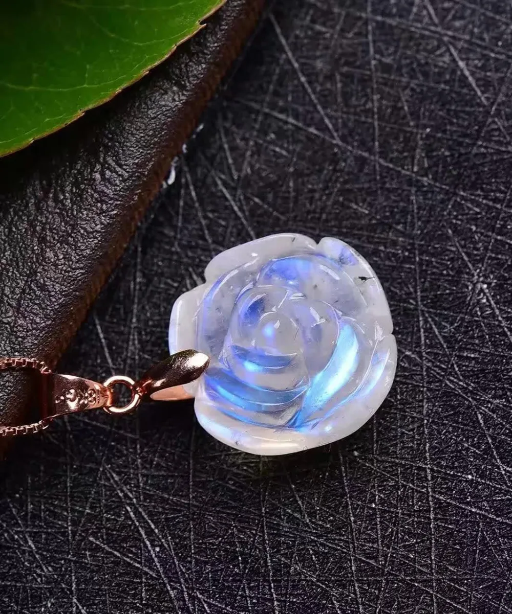 

2018 Newly Genuine Natural Moonstone Gems Stone Blue Light Pendant Necaklace Flower Shaped Women Stone Pendant Necklace AAAA