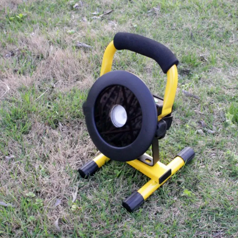 

Xm-l2 Model Led Flood Light Portable Spotlight Rechargeable Outdoor Work Led Emergency Light