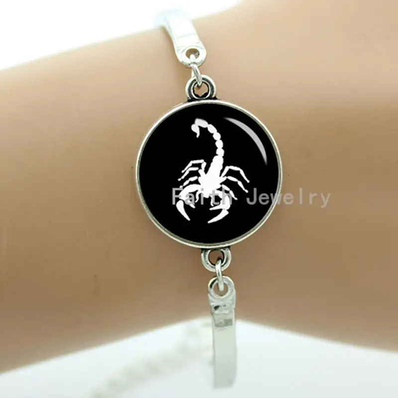

The scorpion 's true nature bracelet, the scorpion from the famous fable "the scorpion and the ", legend series jewelry -925
