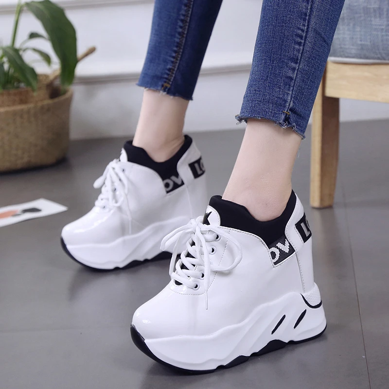 Zapatos de plataforma para mujer, calzado informal con tacón de cuña de 12  CM, aumento de altura, de cuero, color blanco y negro, Otoño, 2022|Zapatos  vulcanizados de mujer| - AliExpress