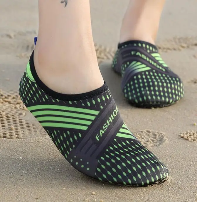 Sunny everest/Мужская пляжная обувь; быстросохнущие сандалии; пляжная обувь для плавания; обувь для взрослых на плоской мягкой подошве; семейная обувь для путешествий; 13 - Цвет: Черный