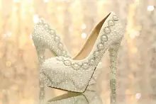 2016 Gorgeous And Fashion Pearl High Heel wedding shoes Rhinestone Crystal bridal shoes wedding shoes 35 to 39 Cow Split shoes