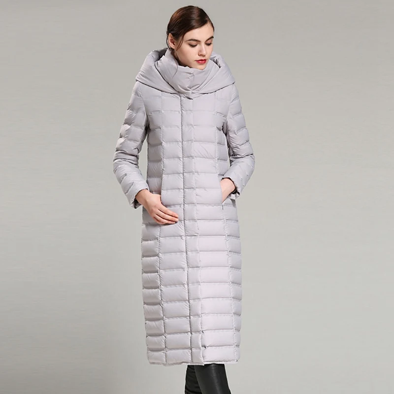 

2017 European Women Down Parkas Coats X-Long Autumn Winter Lady Warm Overcoats Female Outerwear 3XL 4XL VF1082