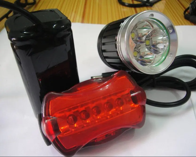

Free Shipping Cheap 4000 Lumens 3x CREE XML XM-L T6 LED Bicycle Bike HeadLamp HeadLight Rechargeable 6400mAh Battery Rear light