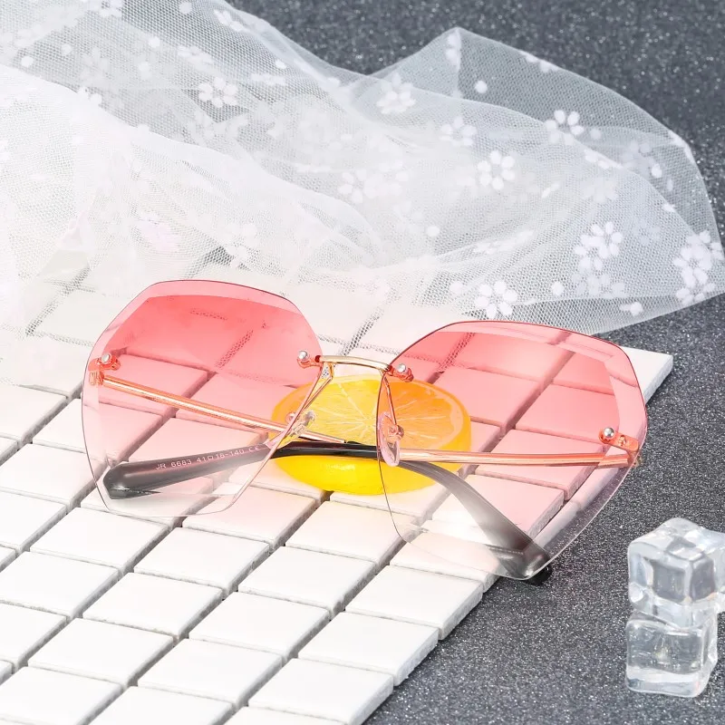

2019 Fashion Square Frameless Sunglasses Women Trend Brand Design Fashion Candy Color Lens Metal Structure Glasses UV400