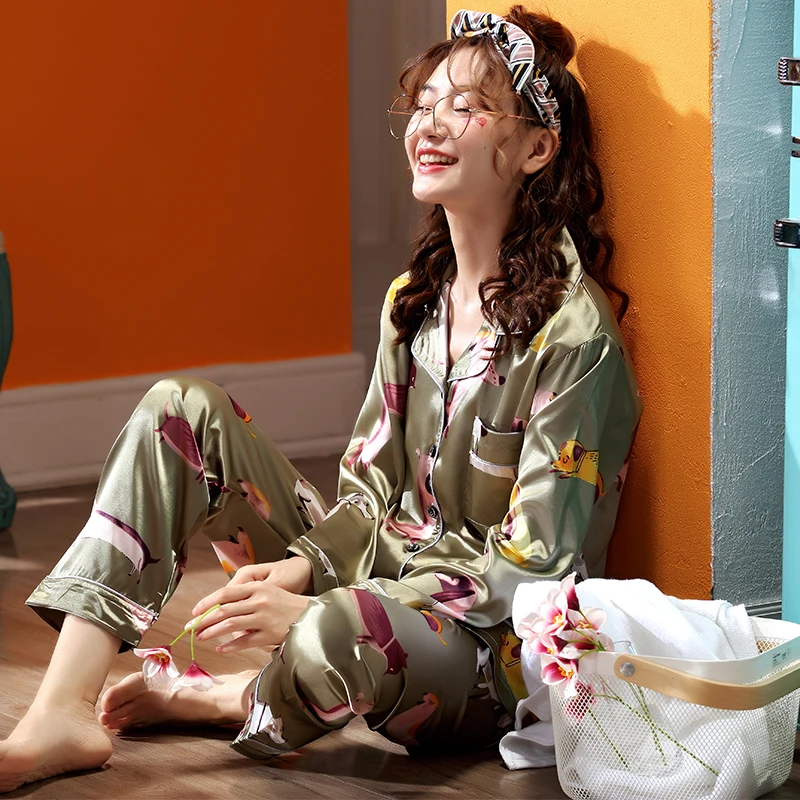 

spring autumn Girl cartoon Print Pyjamas Women Comfortable Silk Pajama Set Long Sleeve Sleepwear long Top Pant pajamas for women