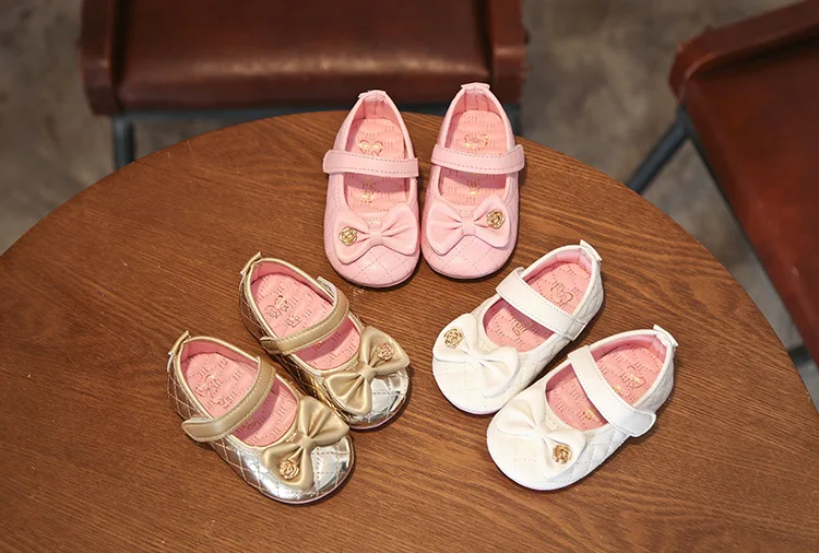Новая детская обувь с бантом для девочек детская обувь 0-3 мягкие юной принцессы розового золота квадратных малыша обувь