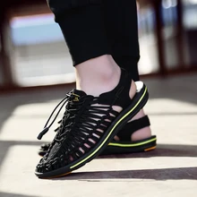 Мужская Летняя обувь; сандалии; Новинка года; дышащие мужские шлепанцы; повседневная обувь с лентами; Уличная обувь без шнуровки; пляжные вьетнамки