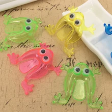 10 pcs 2 Polegada Jumping Frog Jogo Hoppers Kids Party Favor Brinquedos Festa de Aniversário para a Menina Menino Saco Do Presente Pinata enchimentos(China)