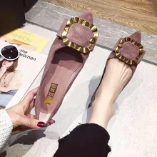 Г. Весенняя Корейская версия новых узких туфель с острым носком модная удобная обувь на плоской подошве с металлической пряжкой