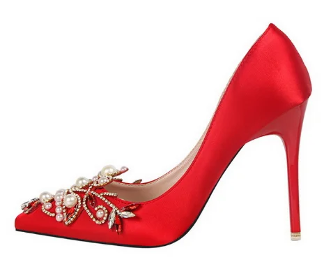 COVOYYAR/ г.; элегантные женские туфли-лодочки на высоком каблуке с жемчугом для вечеринок; туфли на шпильке 10 см с острым носком; Роскошные винтажные весенние женские туфли; WHH148 - Цвет: Красный