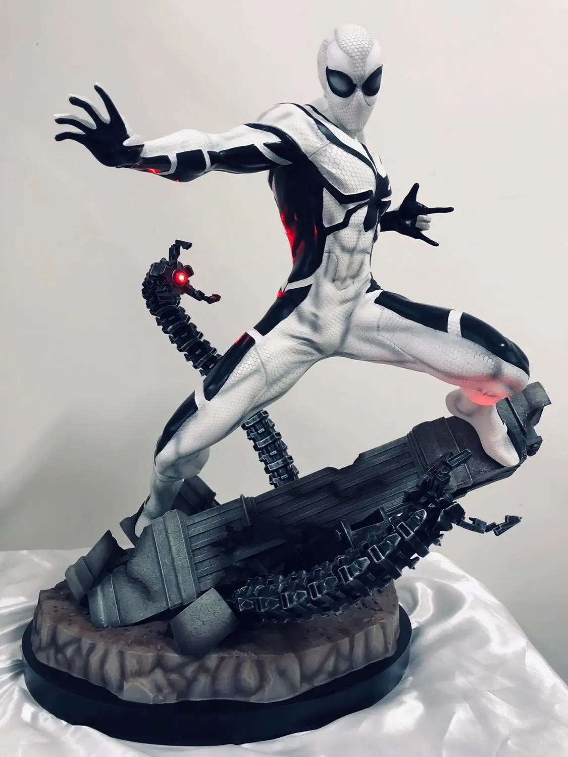 

High Quality The Future Foundation 1/4 Scale RCB Spider- Man Full Body On Base Resin Statue( Limited Version)