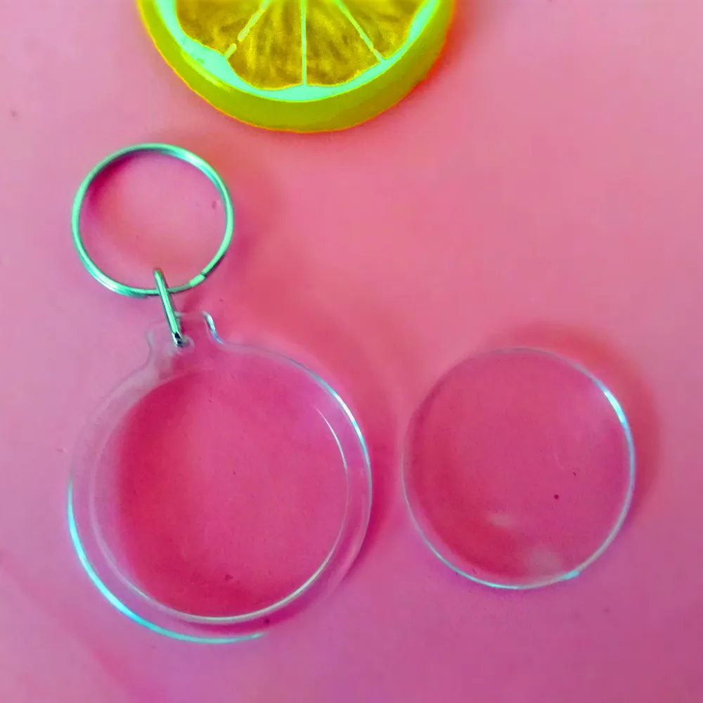 

5 Pcs / lot Round Shaped DIY Acrylic Blank Picture Frame Keychains Transparent Blank Insert Photo Keychains