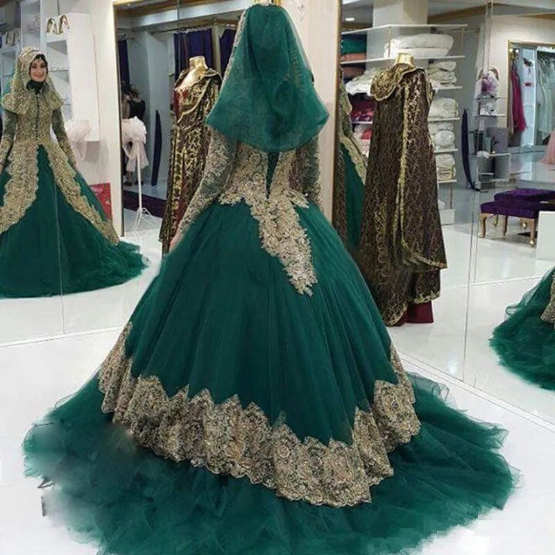 2017-muslim-hunter-ball-gown-wedding-dresses-with-golden-lace-appliques-long-sleeves-with-hijab-plus-size-bridal-wedding-gowns-custom-made (3)_