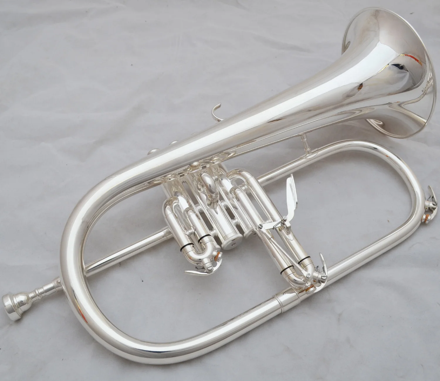 Brand New Professional Flugelhorn 631GS Silver Plated With Case Profession Flugelhorns Bb Yellow Brass Bell
