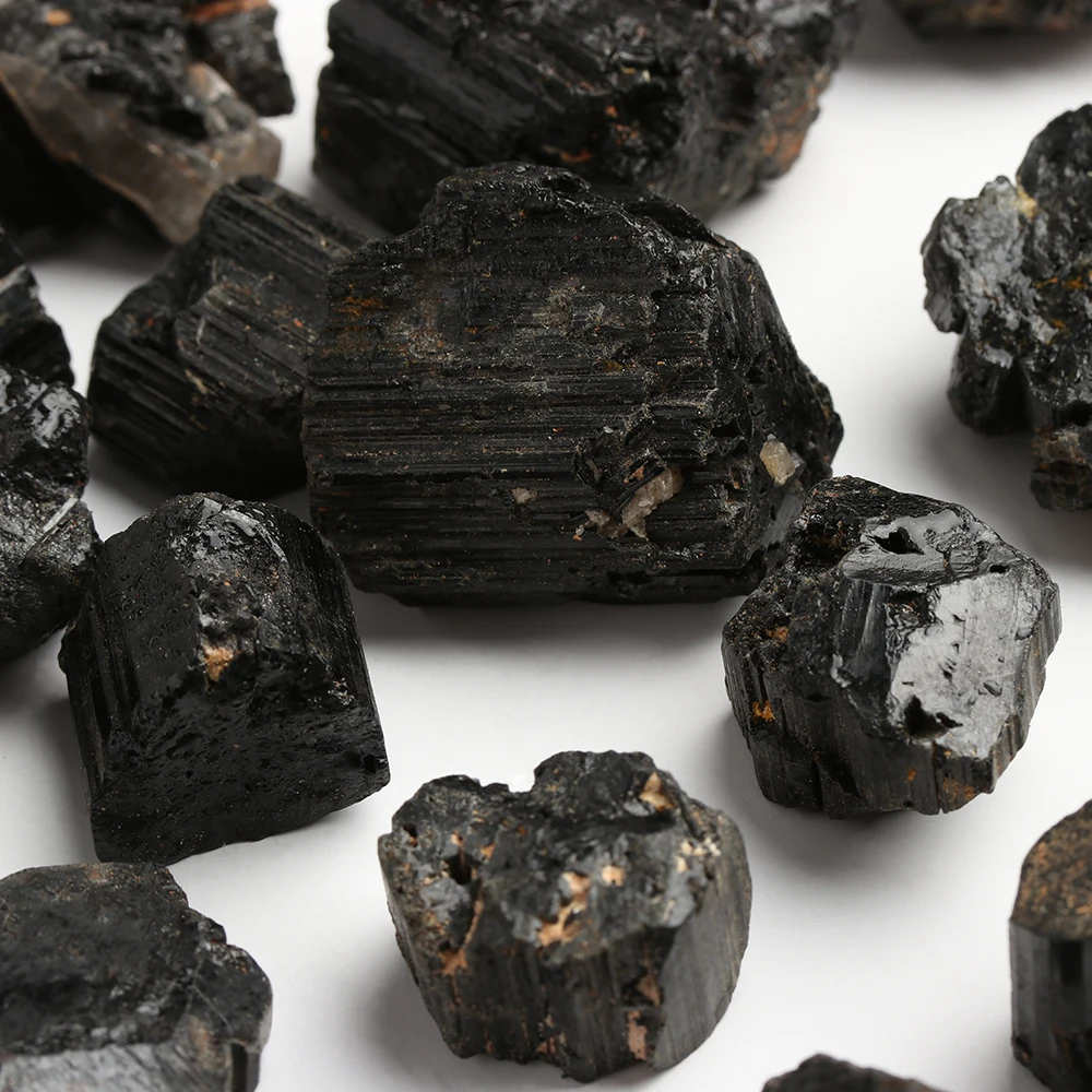 50 г/упак. натуральный черный турмалиновый кристалл драгоценный камень коллекционные вещи грубый камень минеральный с лечебным действием, образцы камня домашний декор