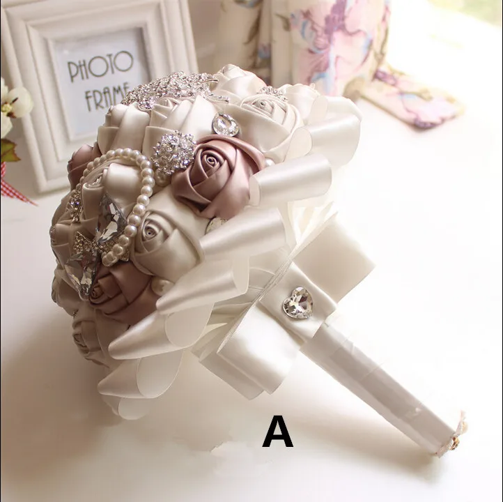 В наличии Великолепная бисера Кристалл Свадебный букет Кот Роза невесты цветы искусственный сапфир жемчугом Свадебные букеты