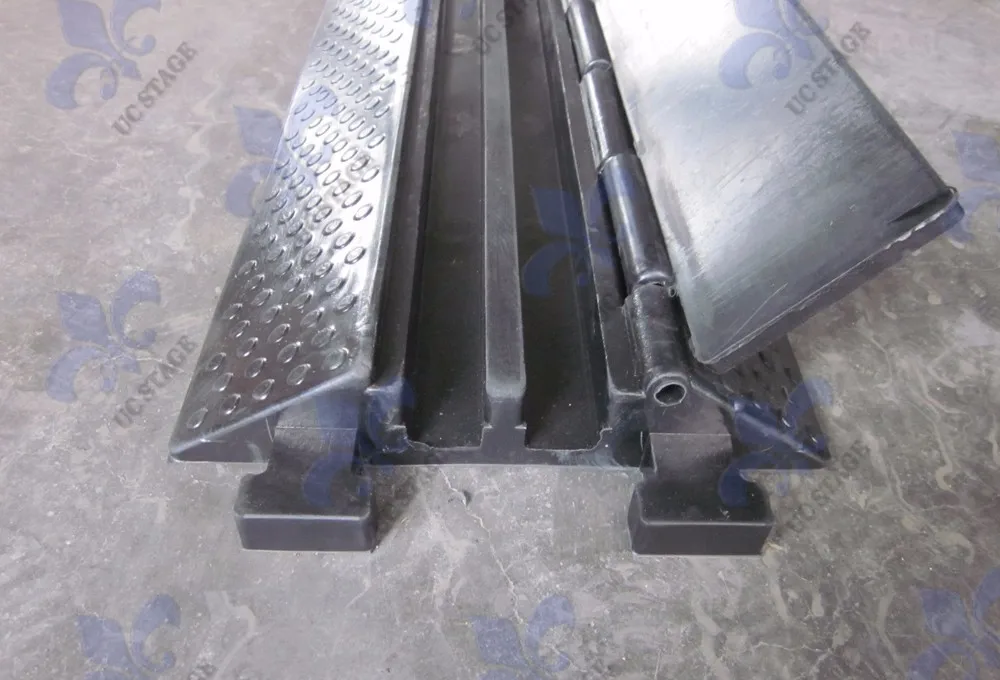 black 2 channel cable ramp 01