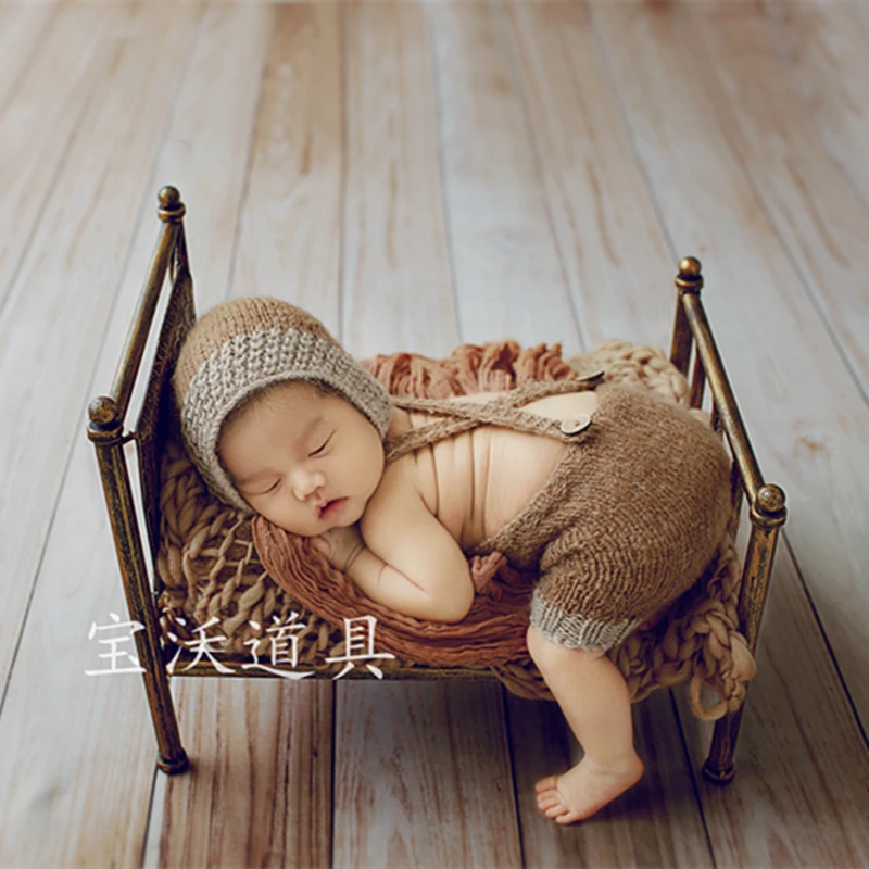

Photography restoring ancient bed Little metal bed Newborn photography props