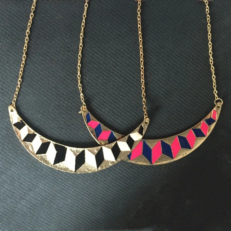

New Hot Geometric Moon Necklace For Women Fashion Jewelry Punk Short Chain Necklace Exaggerated Necklace American European NB348