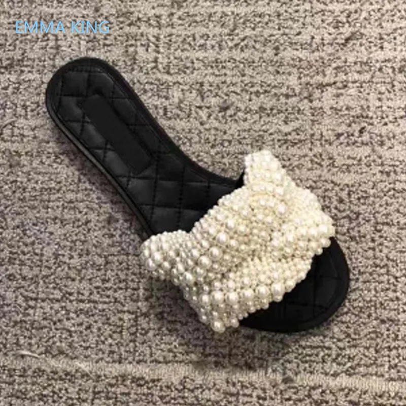 

2019 New Street Style Women Pearls Flat Slipper Outdoor Mules Slip On Ladies Summer Beach Shoes Beads Slides Woman Roman Sandals