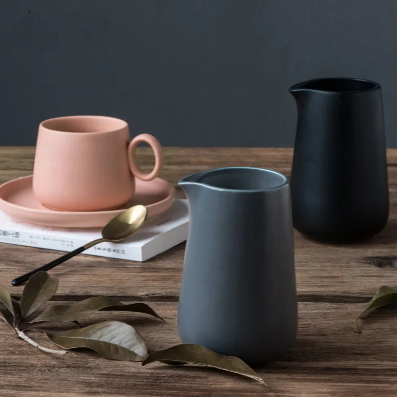 450cc Nordic Minimalism Milk Jugs 8.8x8.5*13cm Porcelain Matte Glazed Surface Sharp Eagle Mouth Frothing Pot Coffee Container