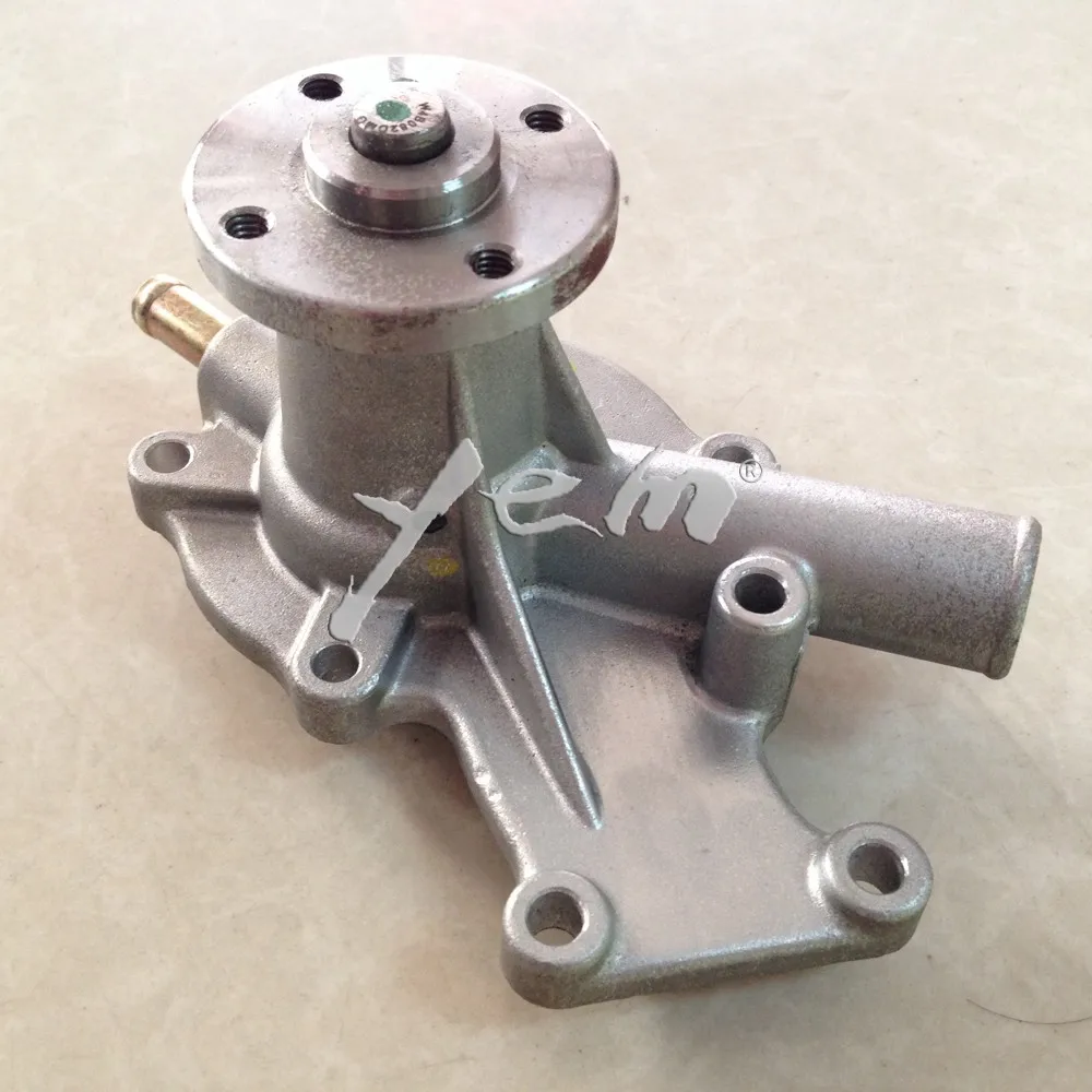 Kubota Engine D722 Water Pump 19883-73030 15881-73033