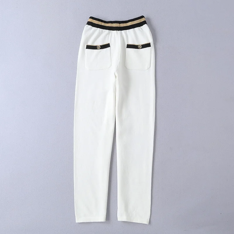9537557681_707755992