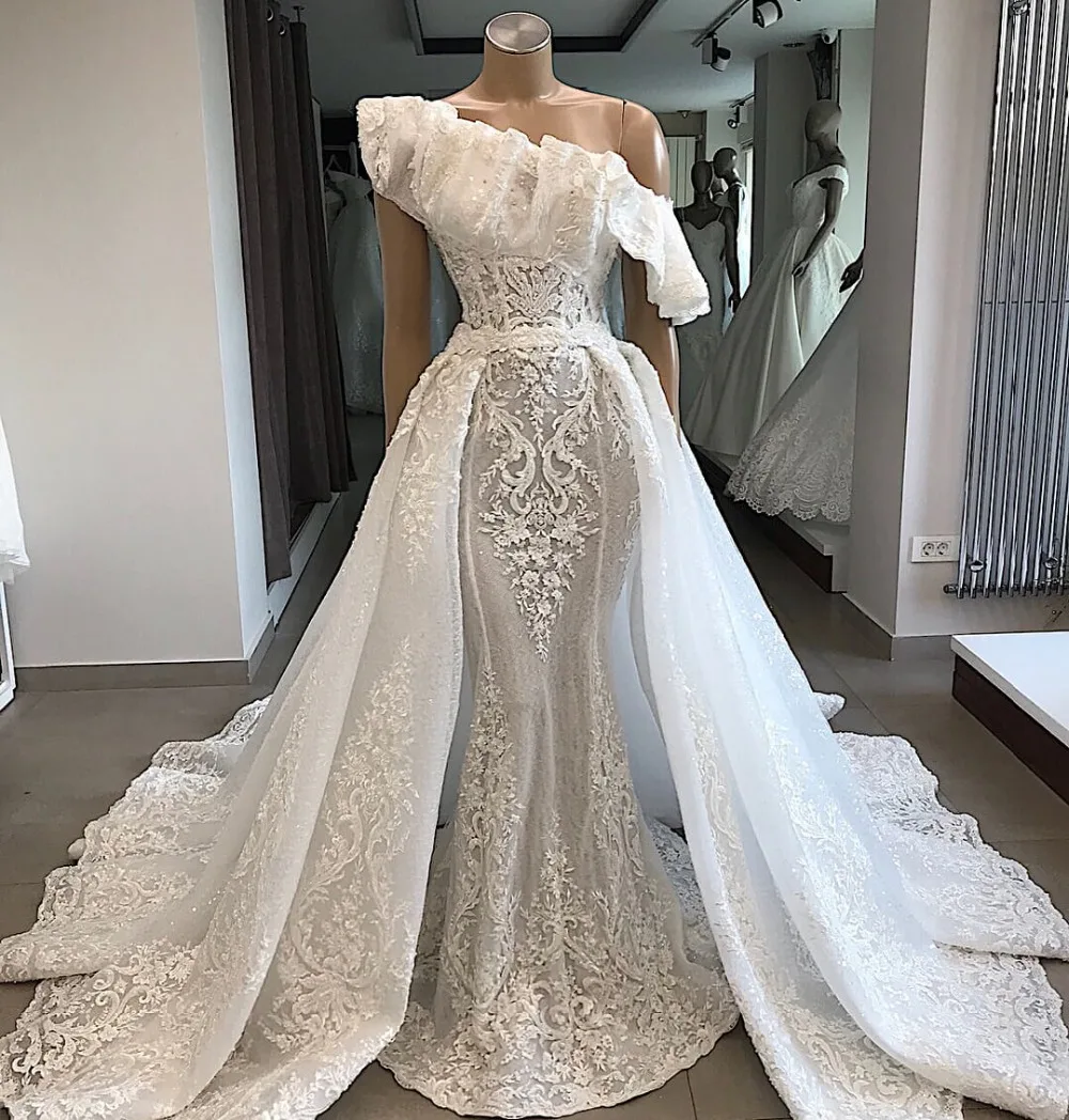 Luxury Customized Lace Embroidery Sequined Wedding Dress Off Shoulder Wedding Gowns Court Train Dress Robe De Mariee