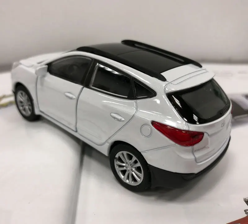 WELLY 1/36 масштабная модель автомобиля игрушки Корея hyundai Tucson ix35 SUV литая модель металлическая модель автомобиля для подарка/детей/коллекции