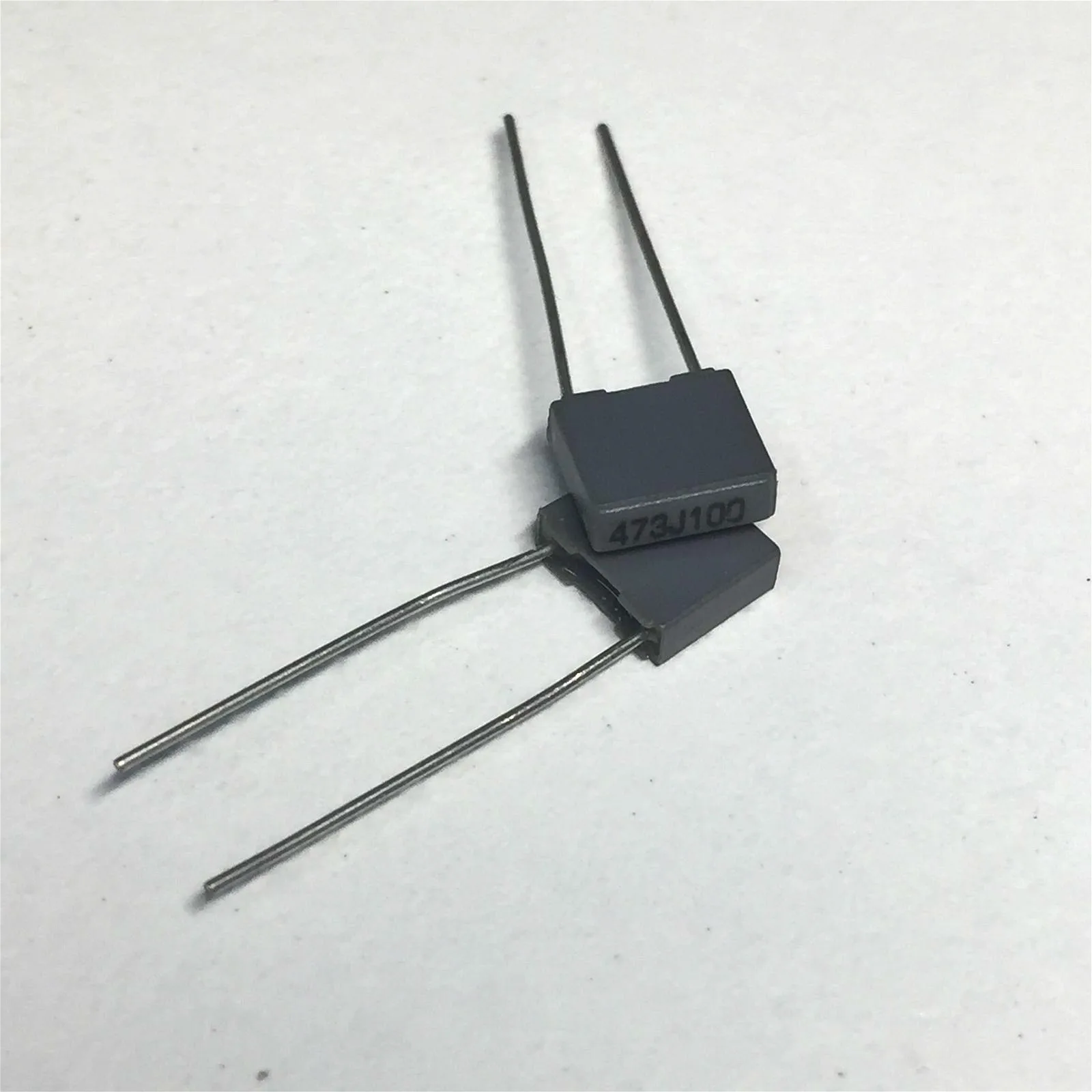 

20pcs 100V473J 473 0.047UF 47nF 100V 5% P5 Radial Polyester Film Box Type Correction Capacitors