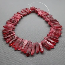 Aproximadamente 50 unids / strand Natural Raw rojo cristal de cuarzo punto colgante áspera tapa perforaron Spike Gem granos cristalinos del collar