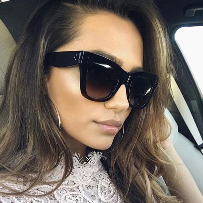 

Luxury Design Sunglasses Women Brand Rectangle PC Frame Gradient Lens Classic Rivet Shades Female Fashion Eyewear Womens