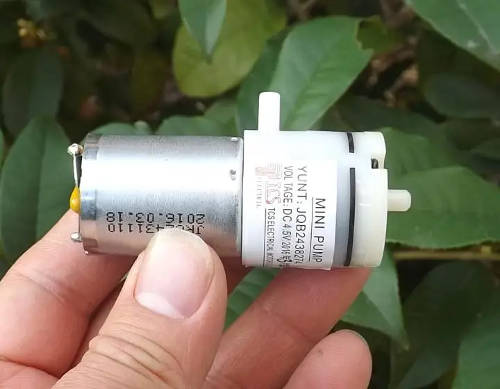 

1pcs DC 3V 3.7V 5V Mini Mute 370 Air Water Pump Vacuum Pump Self-priming Breast pump
