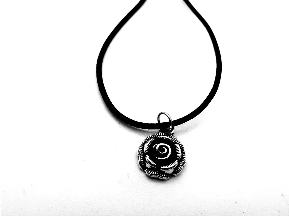 Simple Black Rose Flower Petals Necklace Pendant Beauty and the Beast Sunflower Leather Rope Necklaces for Party