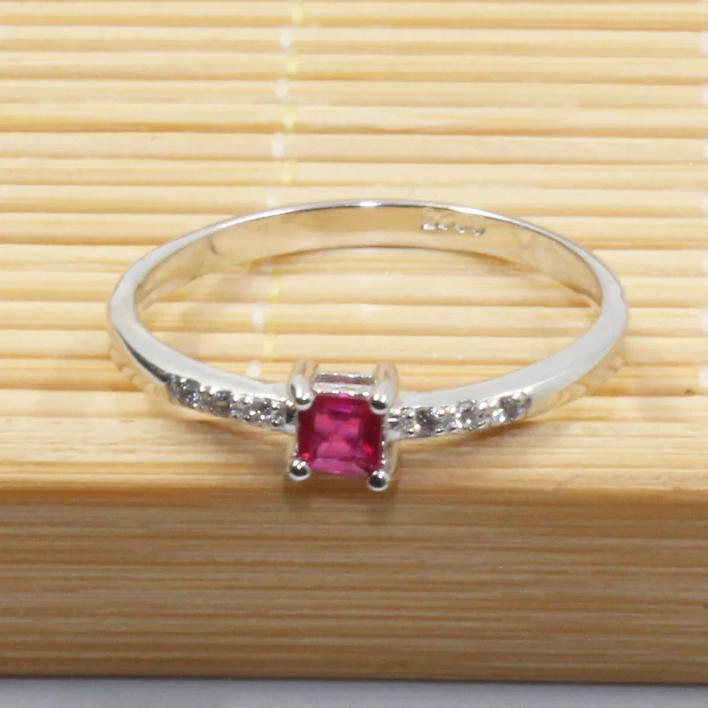 Простой дизайн, серебристый рубиновое кольцо 2,8*2,8 мм Природный крови красный рубин кольцо Настоящее серебро 925 Рубин Ювелирные изделия Романтический подарок для женщины