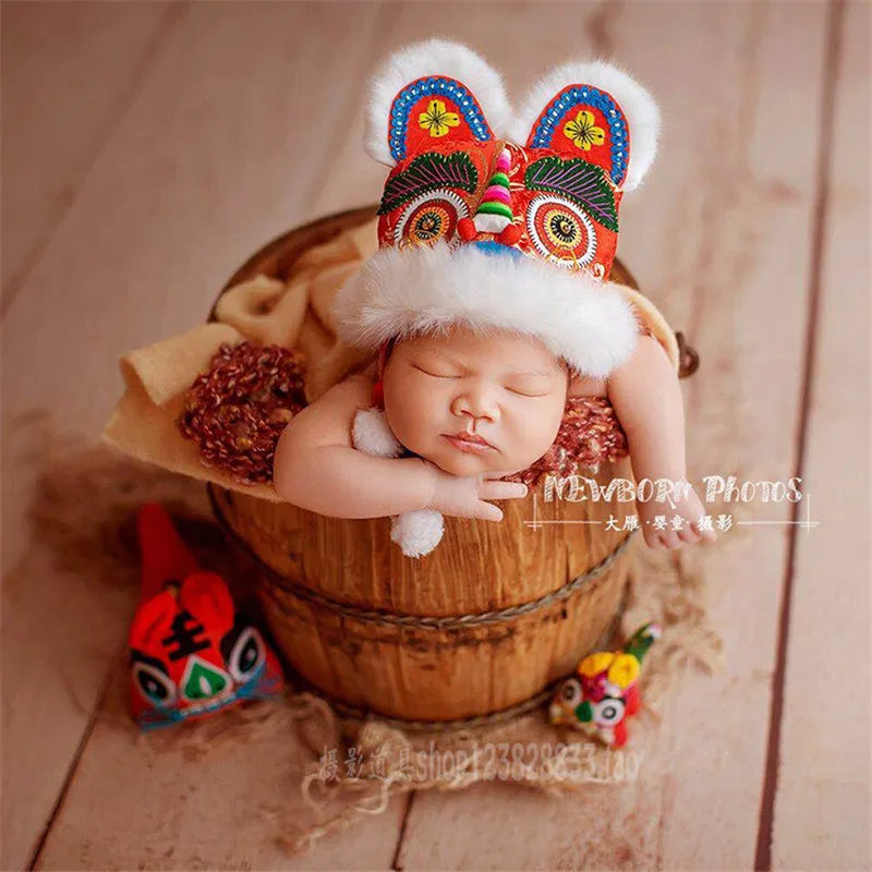 

Studio Photography Props for Baby Chinese Traditional Tiger Head Hat with Cloth Tiger Doll Baby Photo Shoot Posing Props Hat