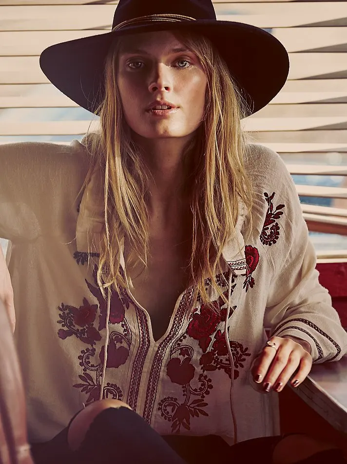 camisa blanca hippie