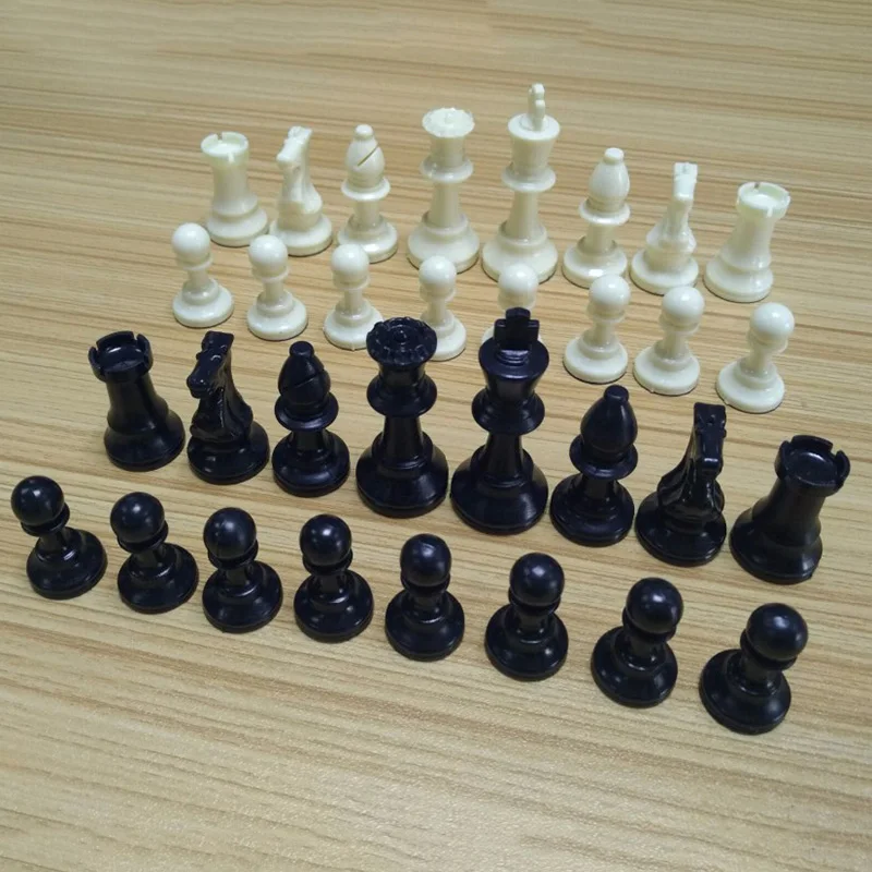 

International Chess Game Medium Plastic 32 Chess Pieces Without Chessboard Children / Teenager Joy Player Teaching Learning