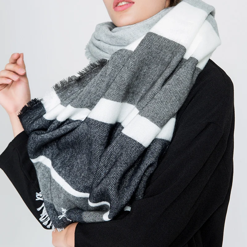 M1713-Black and White-6